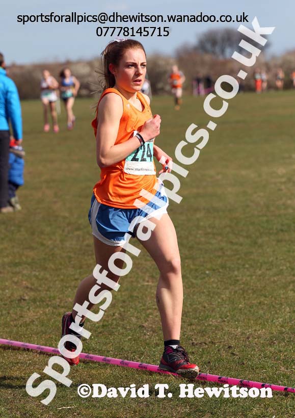 Chloe Price (Durham City) on her way to winning the under-20 womens NEHL, Wrekenton, Gateshead. 2014 NEH, Wrekenton. Photo: David T. Hewitson/Sports for All Pics